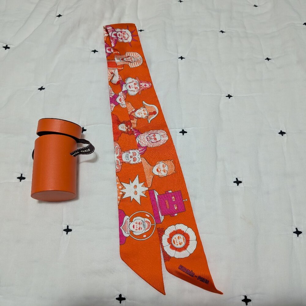 Hermes Twilly - orange Hermes dress code